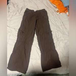 BDG Urban Outfitters Y2k cargos in chocolate brown. Size medium.